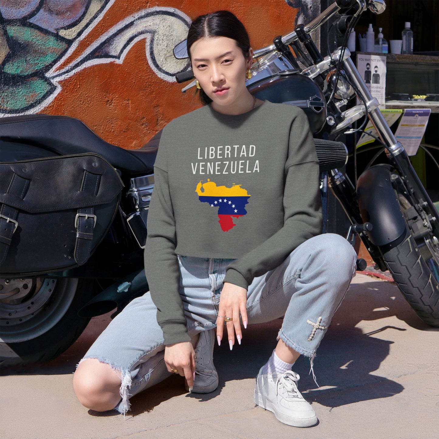 Libertad Venezuela Cropped Sweatshirt | Women’s Patriotic Long Sleeve
